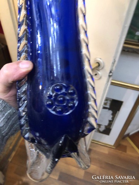 Cseh régi üveg váza, kék, díszítéssel, 32 cm-es.magasságú