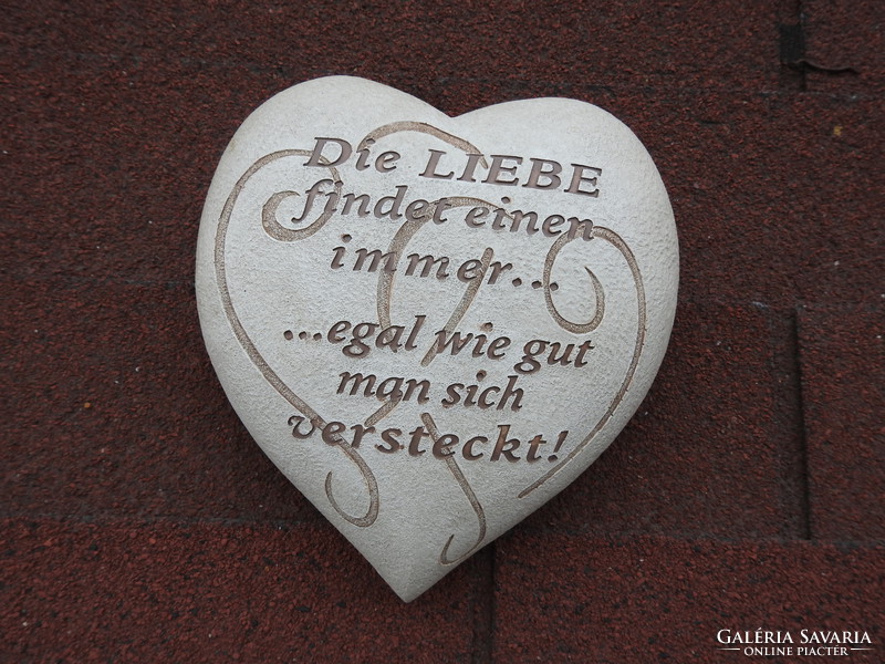 A szerelem elöl nem lehet elmenekülni ... német nyelvű felirattal kőszív
