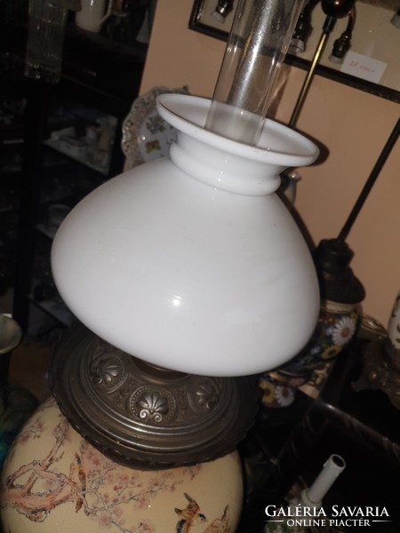 Nagyméretű Fischer asztali petróleum lámpa 