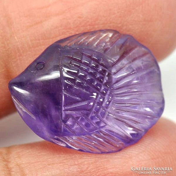 Real, 100% natural carved/engraved purple amethyst fish 10.44ct (st. - Almost translucent)