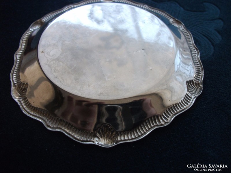 Baroque chiselled patterned small silver-plated bowl with shell patterned ribbed rim