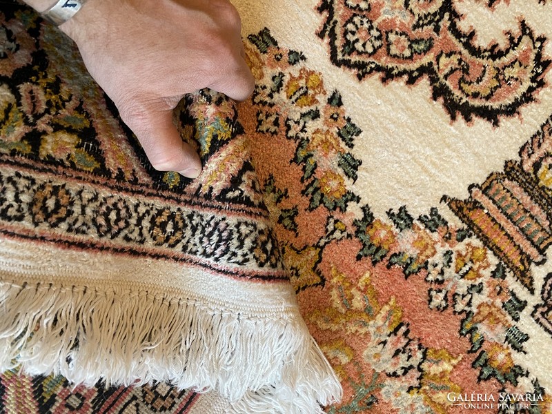 Hand-knotted silk carpet 200x130