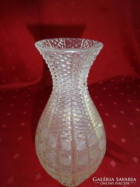 Beautiful crystal vase, height 20.5 cm. He has!
