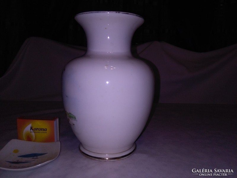 Hollóházi "Balatoni emlék" váza vitorlásokkal - szuvenír