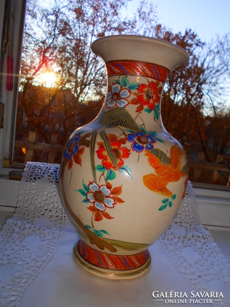 Japán kézzel festett madarakkal 25 cm méretű kerámia váza