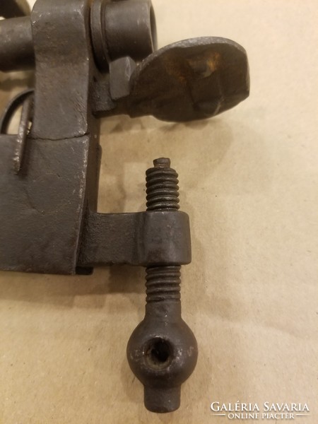 Small watch or jeweler's vise