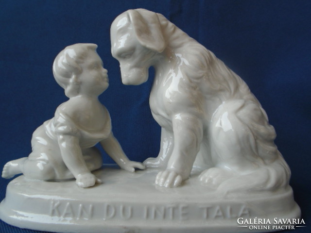 Hófehér  színnő porcelán  lán kutyával, igazán gyönyörű antik alkotás