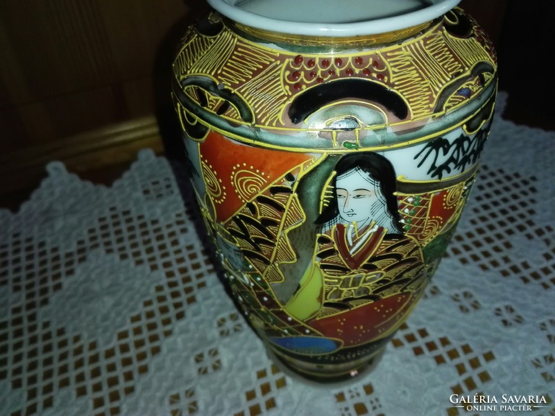 Satsuma, original porcelain vase .... With gold, hand-painted, unique product.