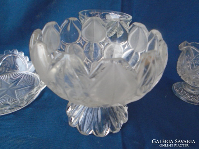 Lalique quality table centerpiece + accessories in display case condition