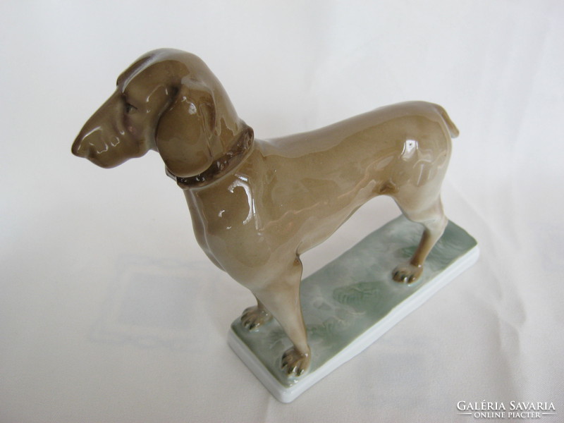 Zsolnay porcelain dog retriever