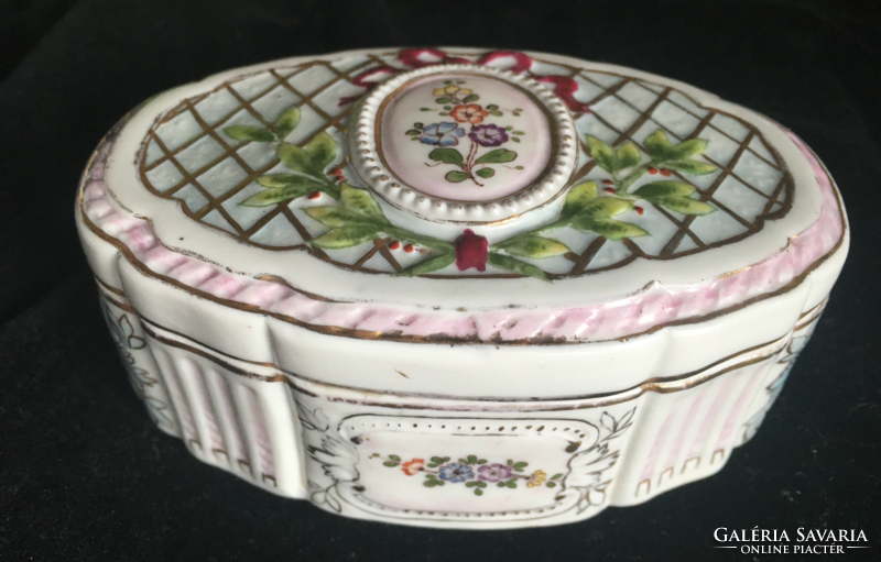 Porcelain Rococo-style decor-box-French? -1900s