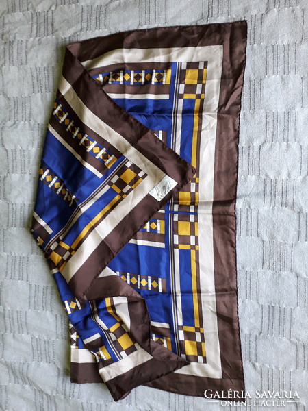 Scarf shawls at different unit prices per piece