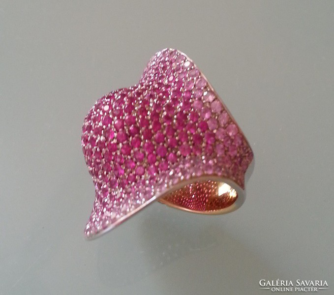 18K 2-color gold ring with rare original natural pink sapphires with brilliants