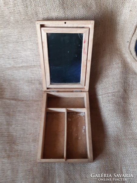 Mirror razor holder box