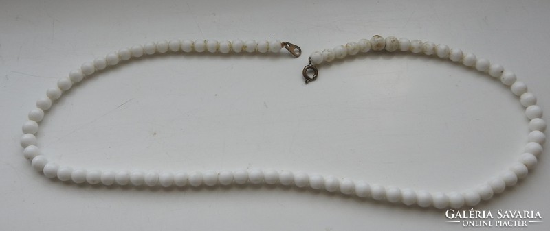 Old white pearl necklace