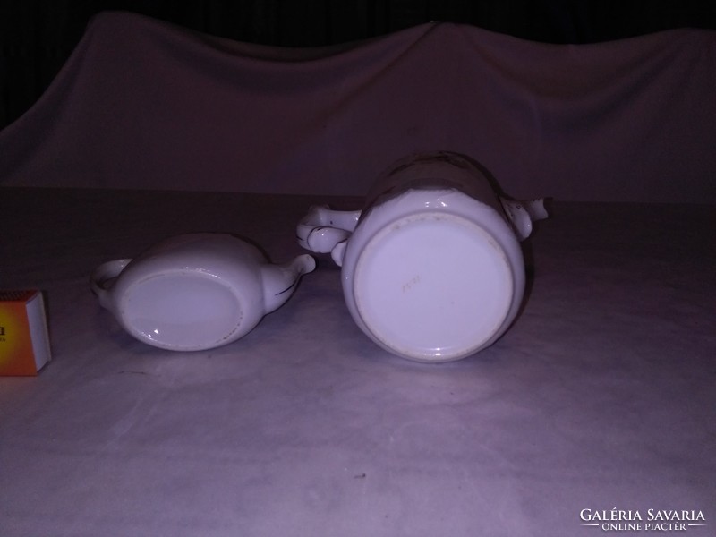 Két darab régi porcelán kiöntő, kancsó, kanna - együtt