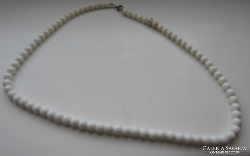 Old white pearl necklace