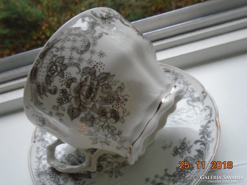 19.Sz imperial hand-numbered embossed baroque tea cup with coaster