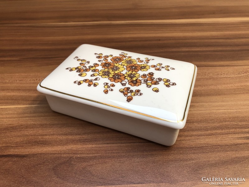 Beautiful floral pattern in old raven house porcelain bonbonier, jewelry box