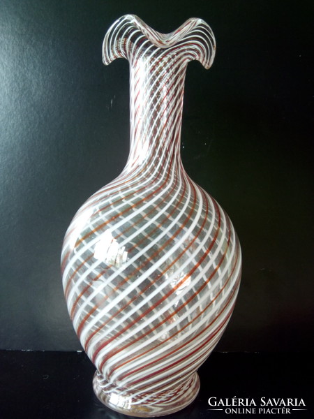 Ritkán fellelhető muránói srég sávos fodros szájú gyönyörőséges üveg váza