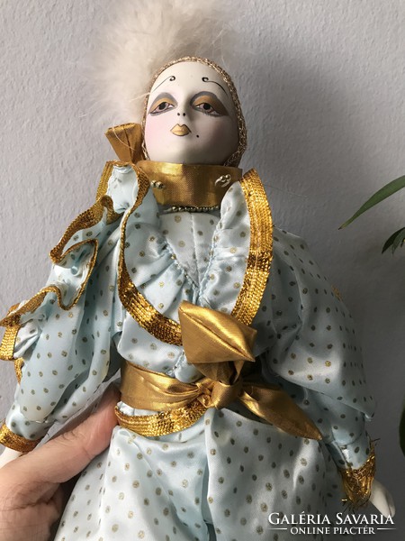 Karneváli porcelánbaba porcelán baba csodaszép