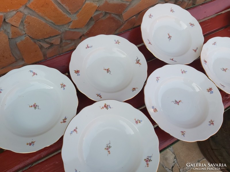 7 db  Zsolnay porcelán virágos tányérok paraszti falusi dekoráció
