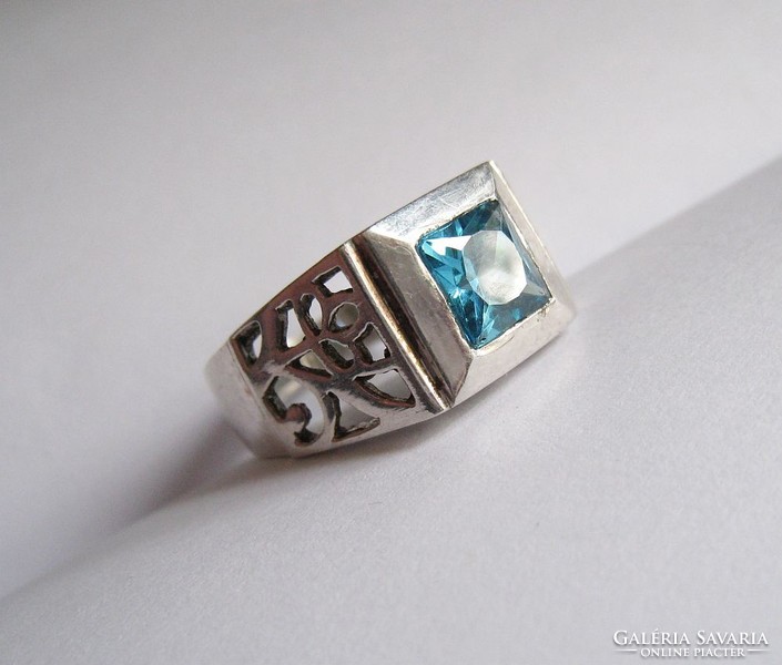 Beautiful blue stone new silver ring