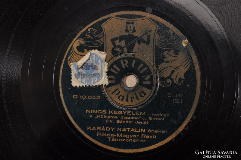There is no mercy - Katalin Karády sings. (Circulating) .Gramophone plate 25cm,