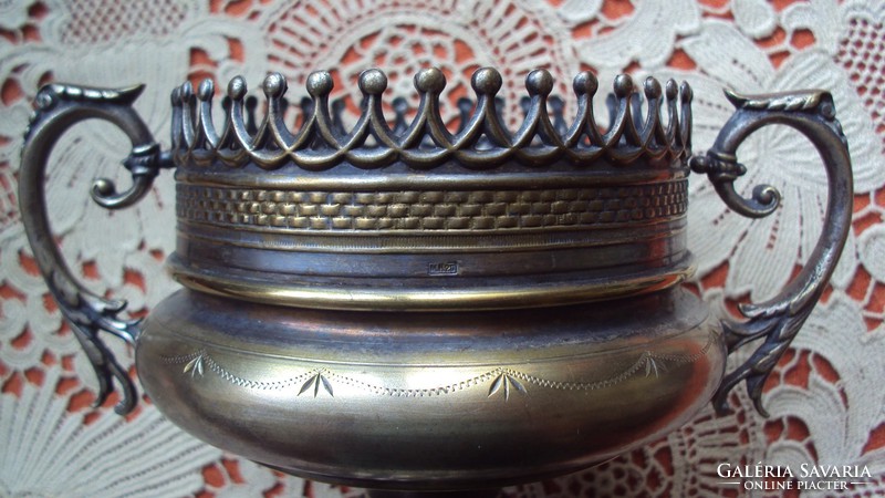 Serving bowl! -Silverised antique, baroque-shaped, base-lined, glass-lined insert.