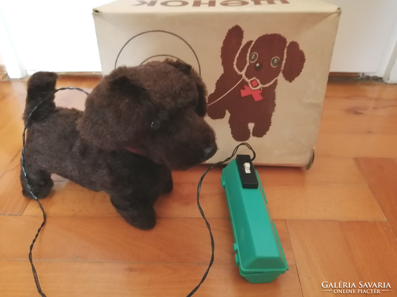 Old russian wire remote toy dog for sale! Boxed !! Read it !!