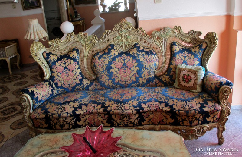 Beautiful antique Venetian baroque salon set