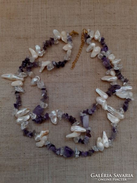 Double-row necklace made of amethyst rock crystal and mother-of-pearl with a rubber amethyst bracelet