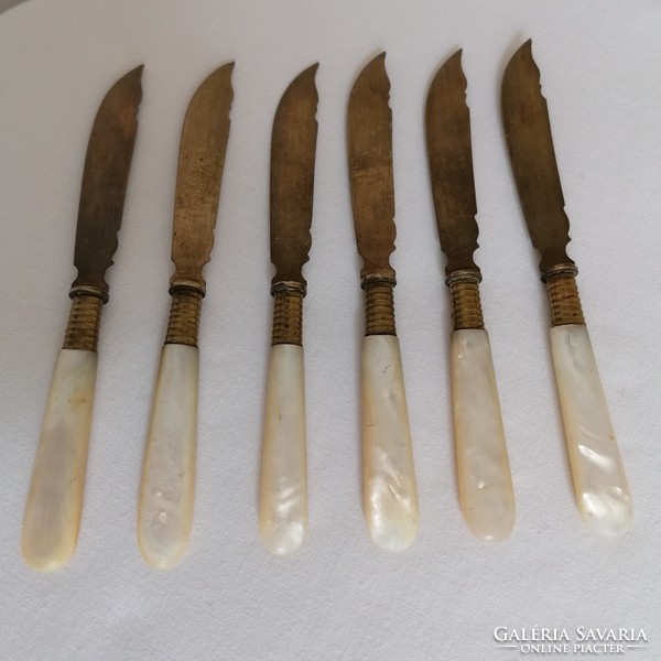 Special knife with 7 pearl handles