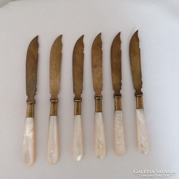 Special knife with 7 pearl handles