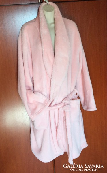 Női köntös ,fürdő köpeny teljesen új. Finom puha kellemes viselet színe hamvas rózsazsín.
