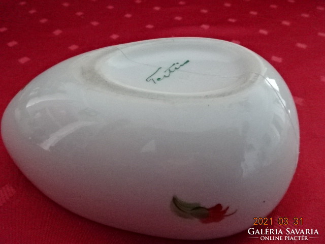 Herend porcelain, bonbonier bottom, oval shape, length 14.5 cm. He has!