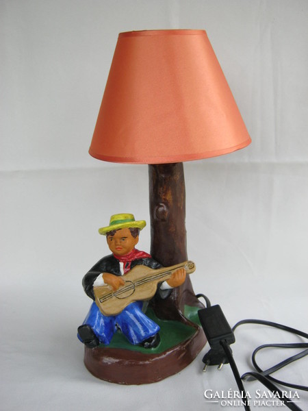 Kerámia lámpa gitáros fiú