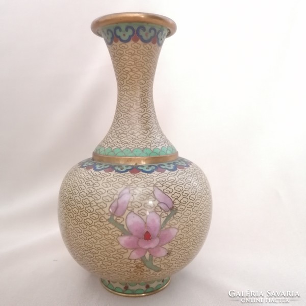 Gyönyörű távolkeleti virágdekoros zománc váza
