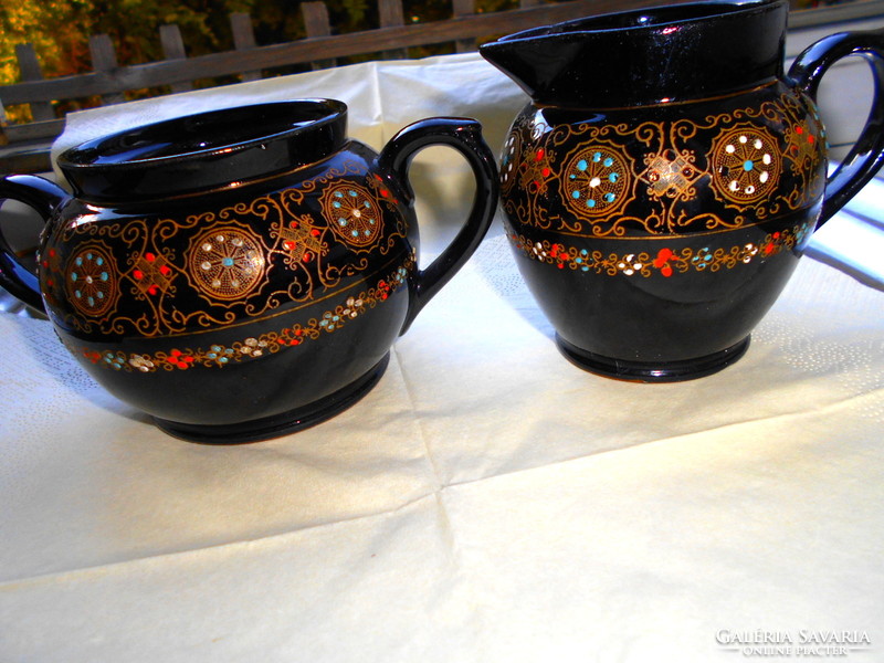 2 pieces of majolica with a hand-painted pattern - a beautiful handcrafted product