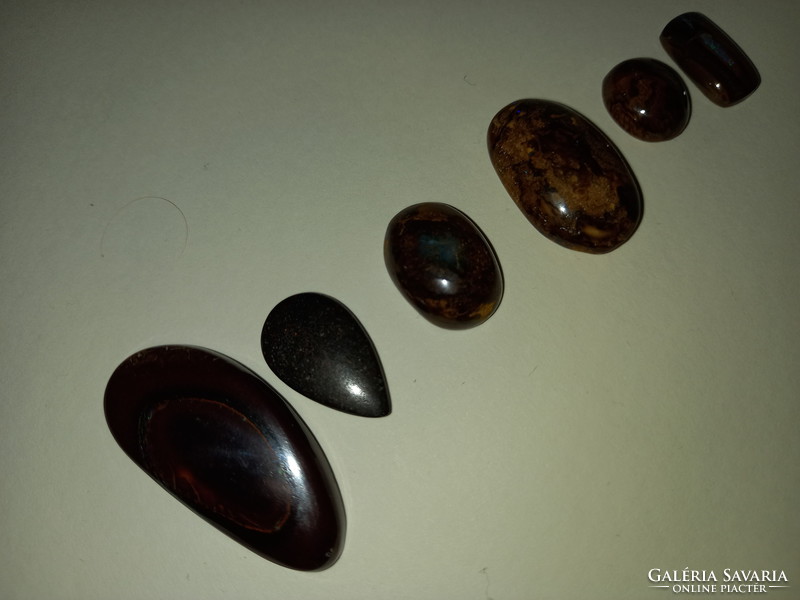 Raw matrix Koroit boulder opal from Australia 6.67 ct