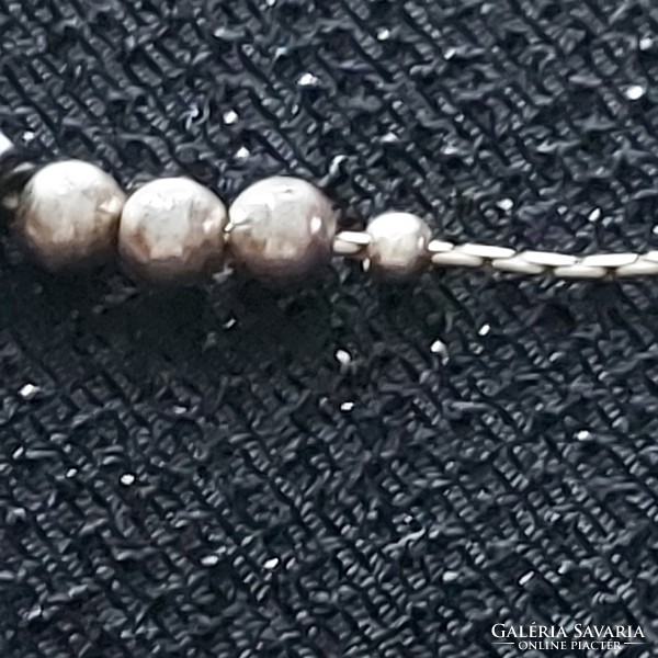 Antik ezüst nyaklánc  925 ös, 40+3 cm hosszú, ezüst gyöngyökkel és kövekkel díszített, elegáns darab
