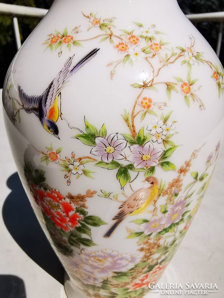 Japanese vase with bird motifs
