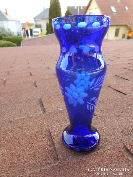 Régi csiszolt ibolyakék kristályváza - csiszolt üveg váza