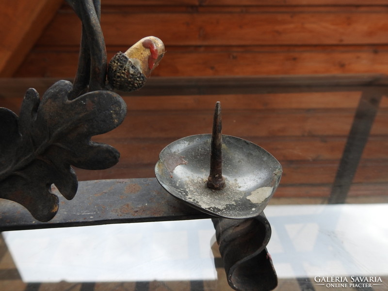 Antik kovácsoltvas makk díszítéssel háromágú gyertyatartó