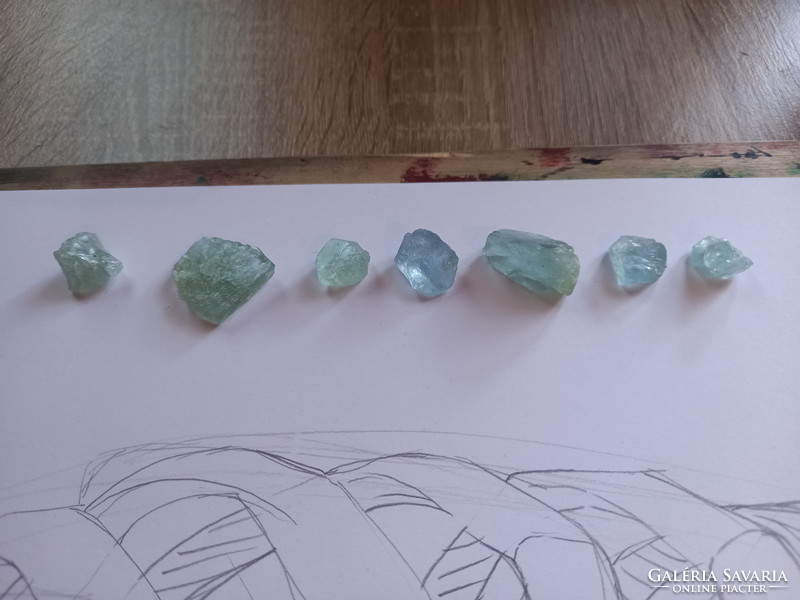 Aquamarine raw gemstones of top quality: up to 10-12 carats