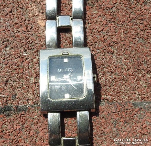 Gucci óra - eredeti fém szíjjal