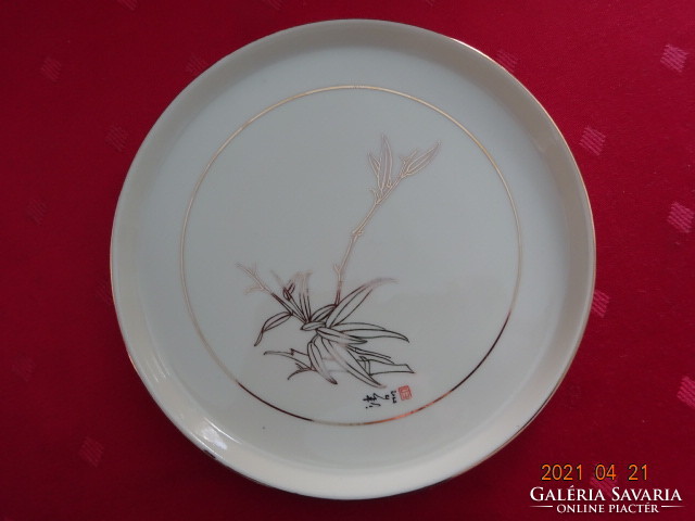 Japanese porcelain, hand-painted round bowl, diameter 17.5 cm. He has!