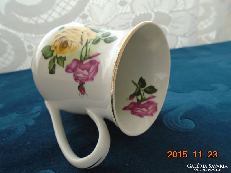 Antique belly mug with roses