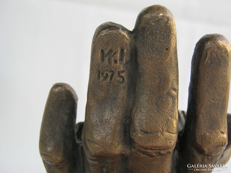 Iparművész bronz kéz  "Szocialista Újpestért"