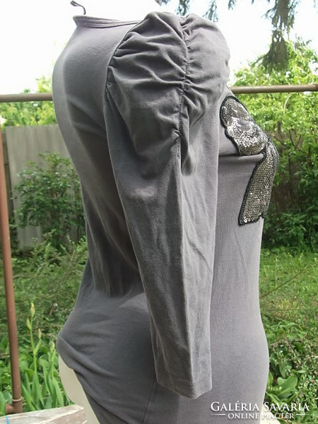 Dekoratív Ezüst lepkedíszes női pulóver-blúz S-M